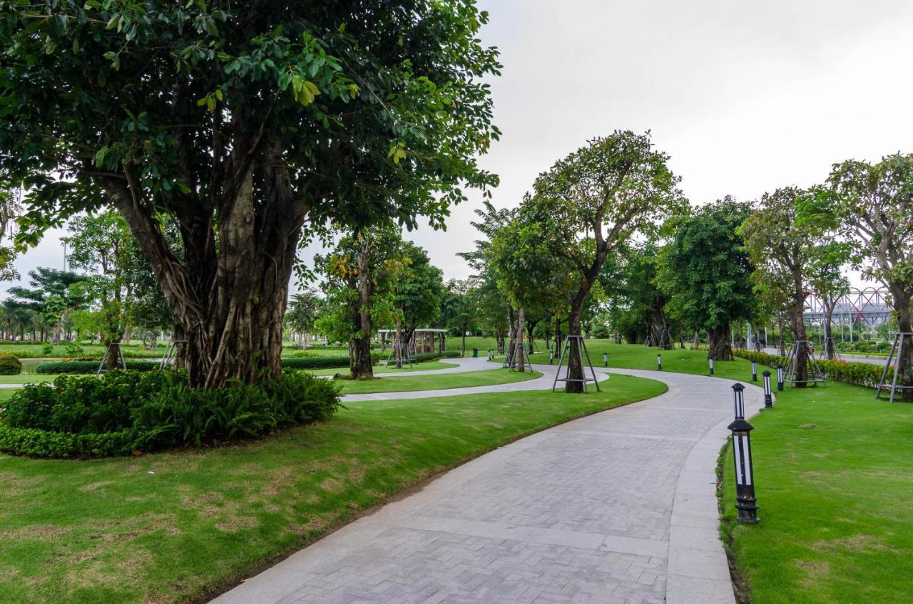 Luxury Vinhomes Central Park Humi Apartment Ho Chi Minh City Exterior photo